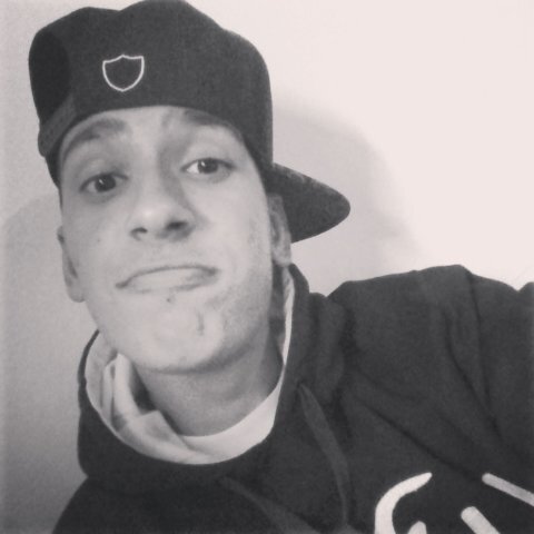 Mas se for pra falar de algo bom, eu sempre vou lembrar de você. ♪ Eu te amo primo! ♡ p. @thairappa