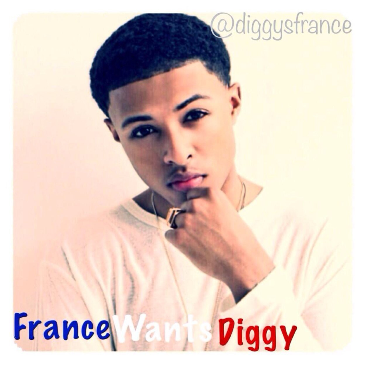 Twitter source sur le magnifique et talentueux @diggy_simmons. Diggy makes us smile ♡ →Diggy followed us 16/09/12. Twitter Officiel ©http://t.co/eAEjlsUFdn