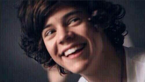 Can you please follow @niallftjmo and not this acc? :)