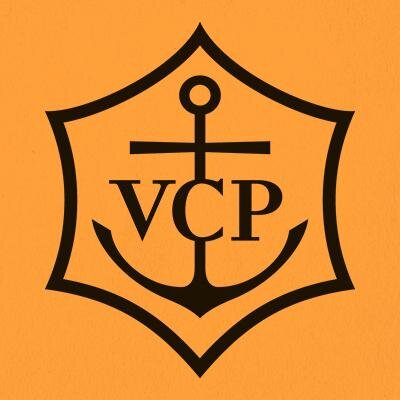 Veuve Clicquot zählt zu den bekanntesten Champagnerhäusern der Welt. Mindestalter zum Folgen ist 18 Jahre. http://t.co/1fiBmaKscg http://t.co/wVRH1C9zIT