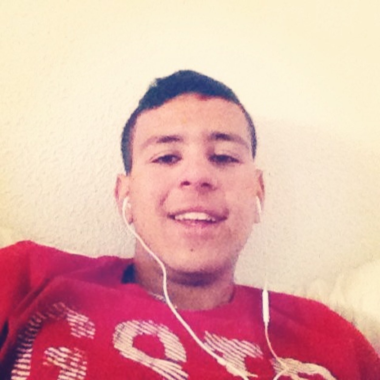 La risa es el lenguaje del alma JAJAJAA. Si me besas el cuello me pierdo - Jodiendo desde el 96 Instagram - REEDU21