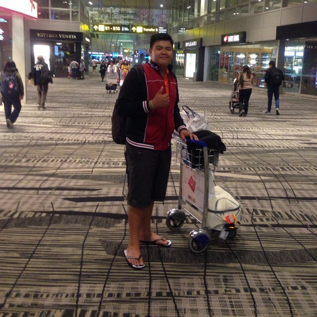 henhen_97's profile picture. 