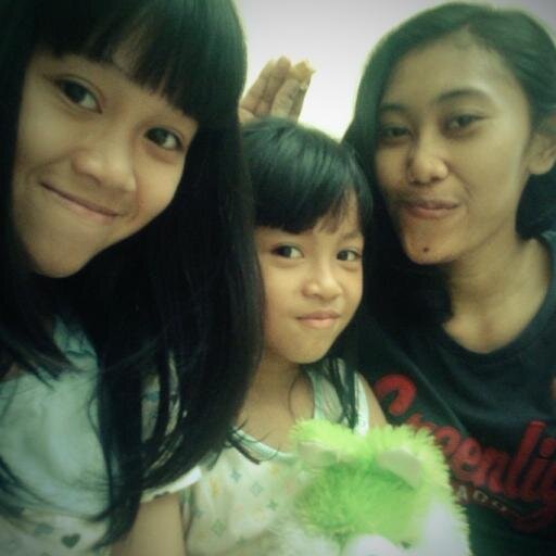 nelmos16's profile picture. Faculty of communication at Widya Mandala Catholic University - @indra_jona heart :*