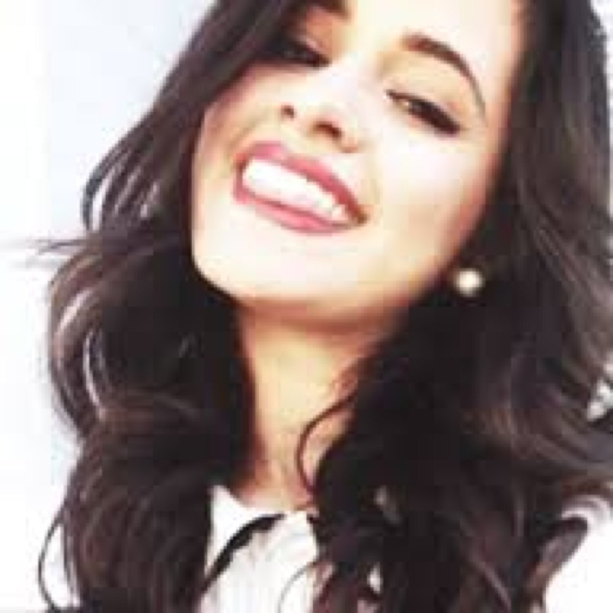 Hey im camila||talk to me i dont bite||single{RP}