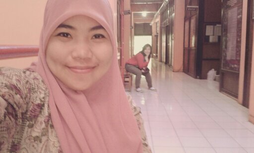 Mahasiswi di universitas Hasanuddin fakultas perikanan 2010. .:)♥ Allah SWT , ,♥ mother. . ♥ father .♥ brother. .♥ BDP4