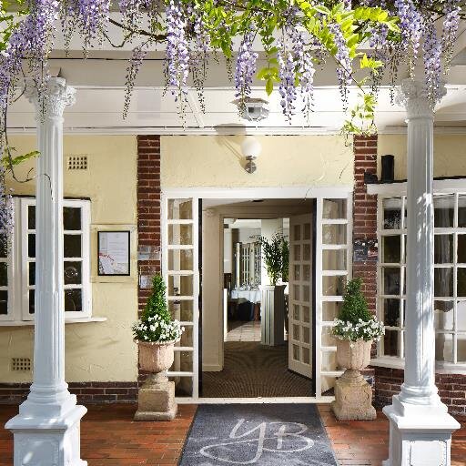 Yellow Broom is a one of Cheshire's treasured restaurant. The perfect setting to enjoy with friends and family and ideal wedding venue.