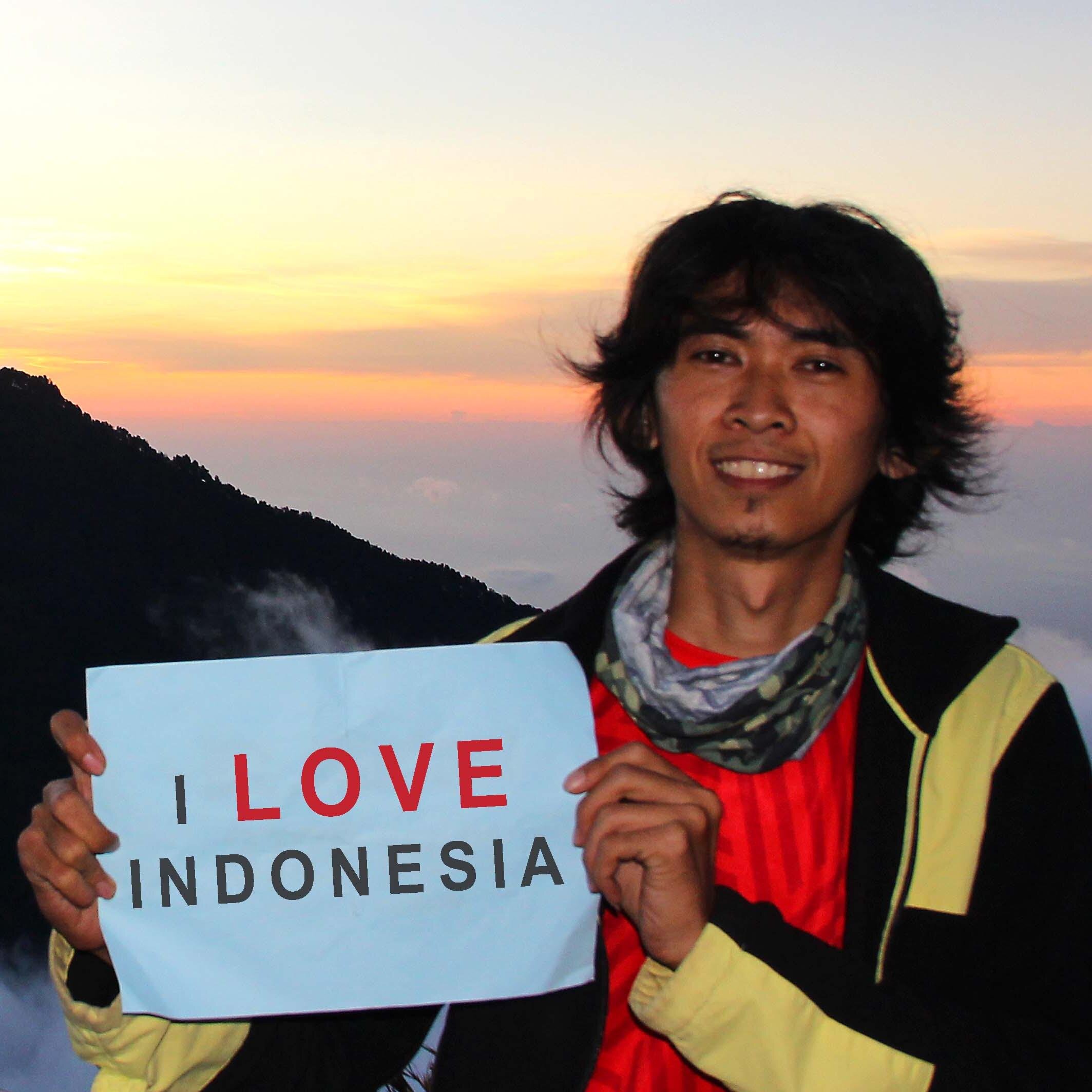 eko_prasti's profile picture. It's story about cycling, riding, filmmaking, games, mountain, traveling, photography, train, women, friendship, etc. @rideto_moon