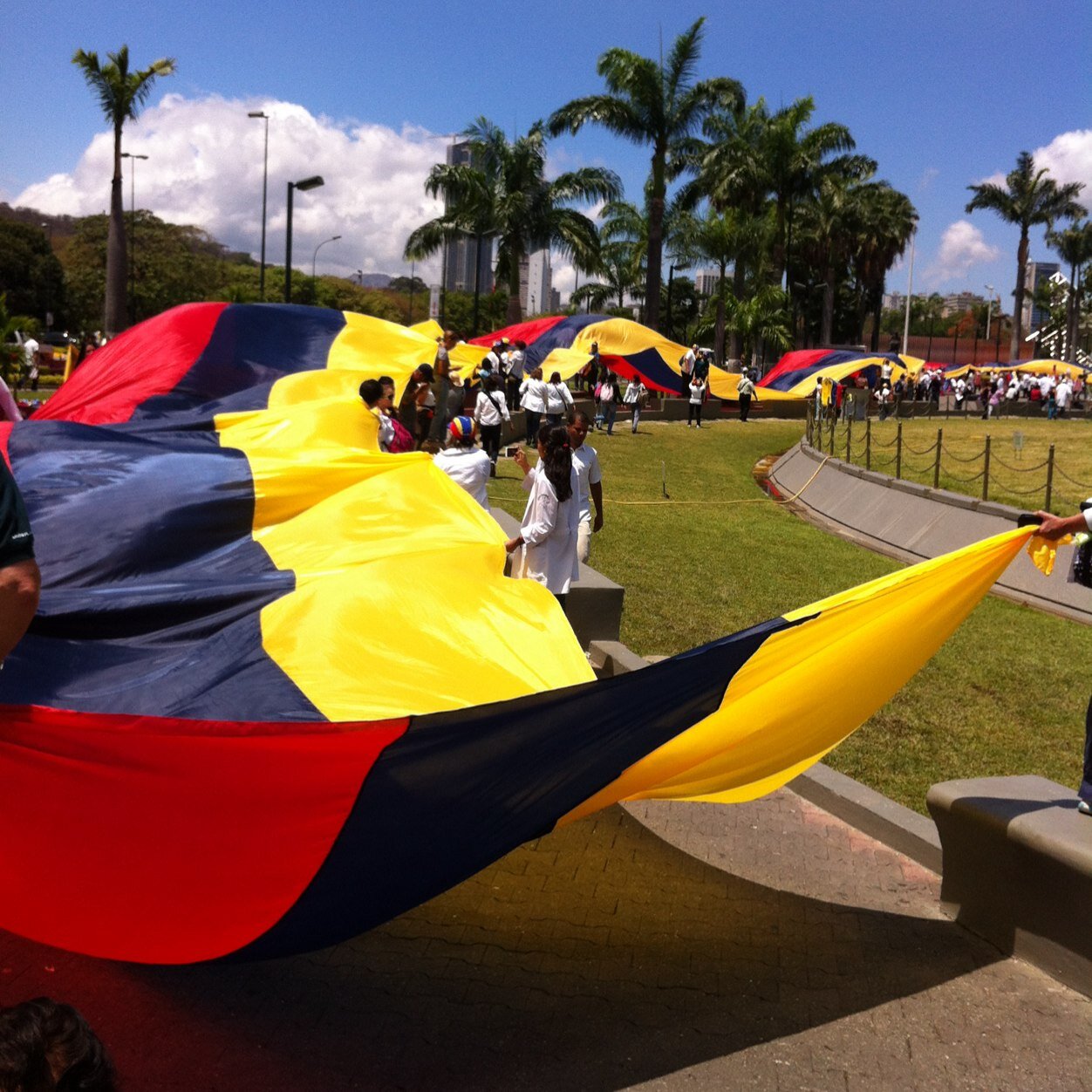 Venezolana con los 5 sentidos bien despiertos. Opositora de aqui al mas allá! Por 1 Vzla libre y unida! Con Dios presente siempre!