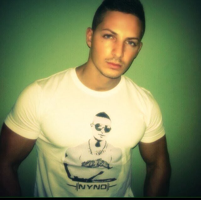 Club de fans del cantante y compositor @Nyno_SBR. Con el desde el principio y para siempre. El mejor de los mejores.