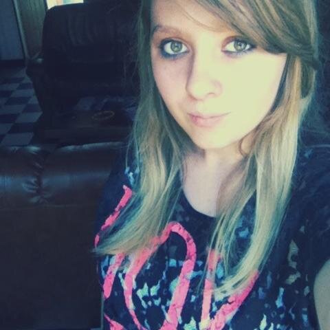 Bienvenu sur le twitter officiel de Make Me My Make Up