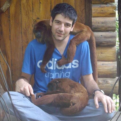 Diseñador de profesión pero con una vida de exportaciones, vinos y hortalizas.. fanatico a las motos y a las tuercas!!