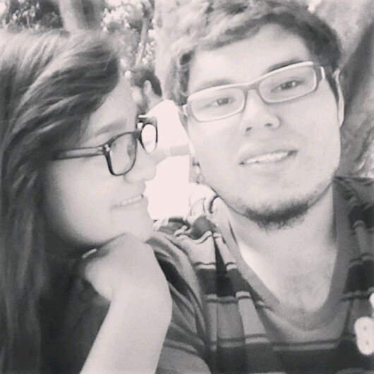 Besame en blanco y negro y llename la vida de colores (;