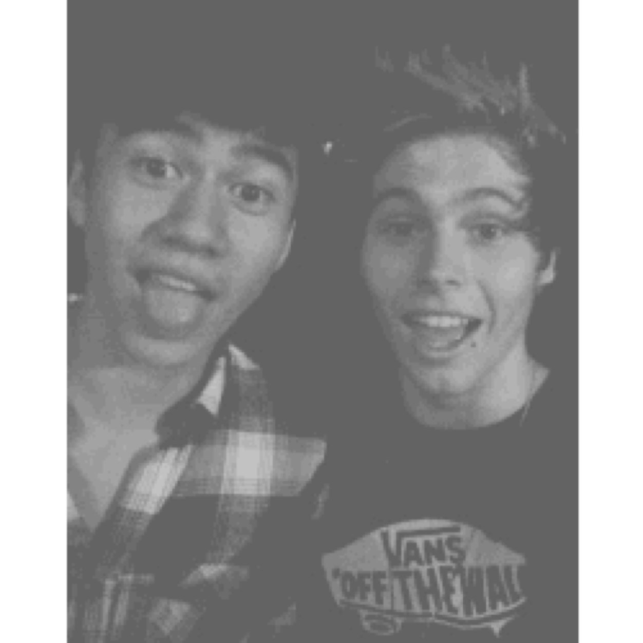pls never give up on getting a follow from your sunshine it will happen soon ok ilysm ◡̈ - @POISONMALUM