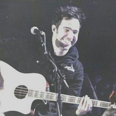 follow @desolationhoe pls n thnks ily