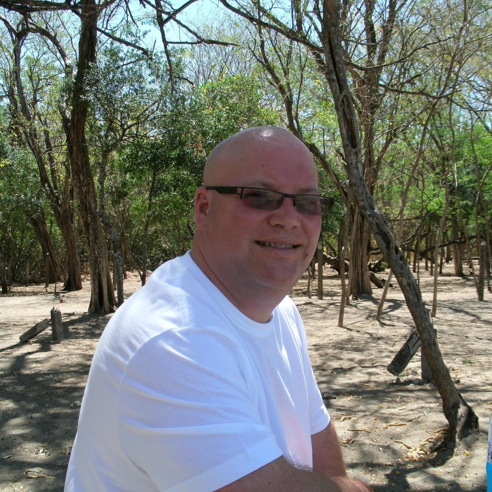 ettradingpost's profile picture. Im a father of three. Im a community residential worker.  Im active with SFI which is an online business.  Im active with NSGEU.