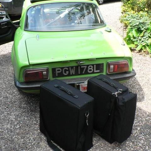 Quality luggage solutions for you and your sports car. If it fits into the bags, it fits into the car. Unashamed classic car nuts! Proud to manufacture in UK