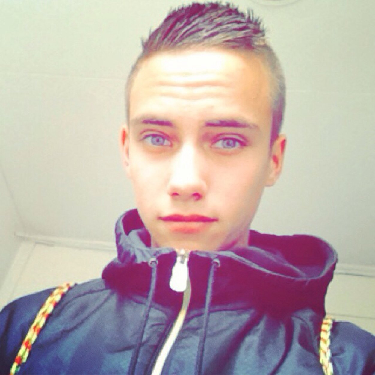 * ''18-05-97'' * volg me op insta : Ryanappeltje . }