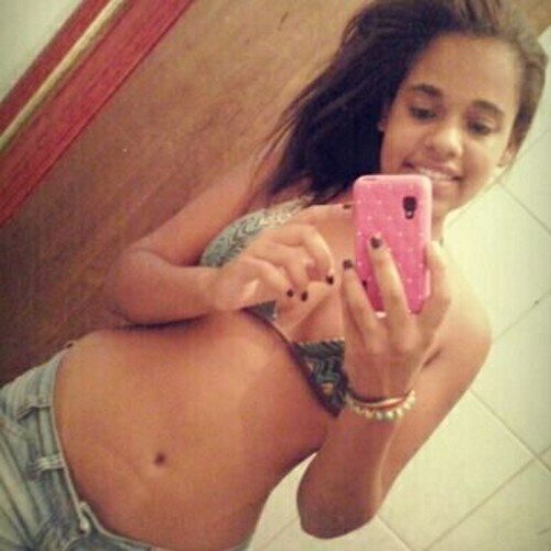 Complicada && Perfeitinha,  sou cheia de defeitos, e poucas qualidades. Mas sou cheia de supresas 3. 

Whats 13 996171630