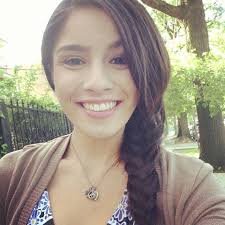eres una rosa eres un clavel eres la amiga q nunca quisiera perder. Totalmente aldreyer.