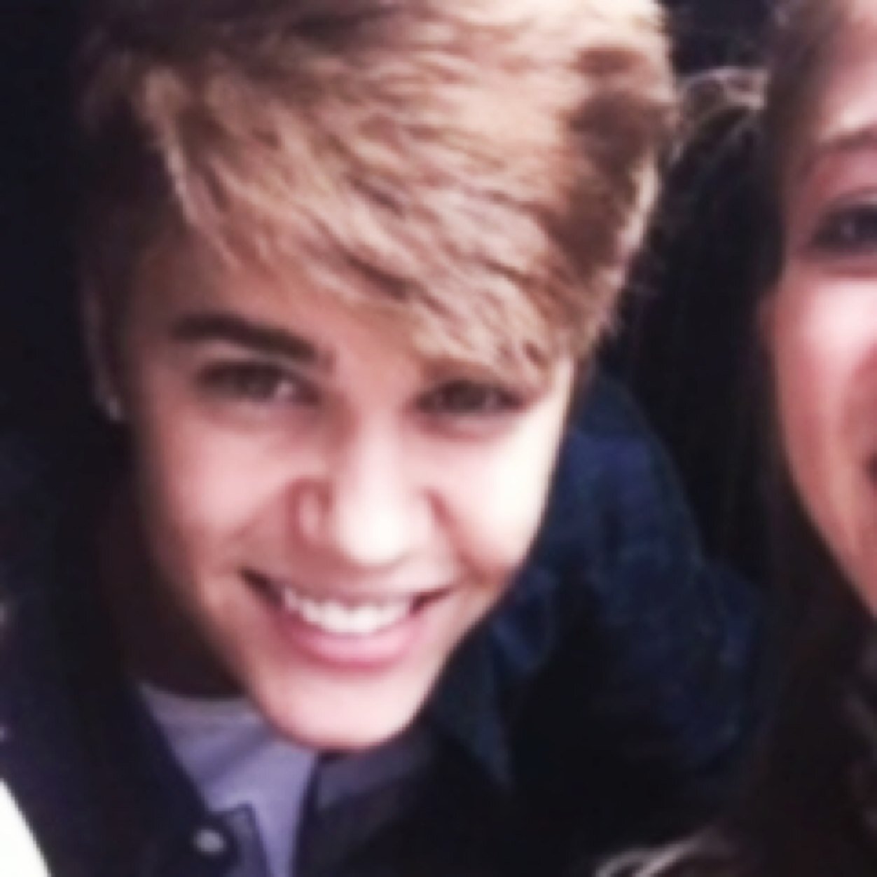 Hello lovelies Can you please follow @PlasticBiebsus? It will mean a lot. if you already follow her, thanks! . Stay strong ♋