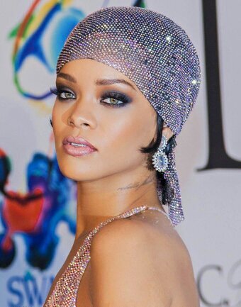 perfect pix of Rihanna daily.
