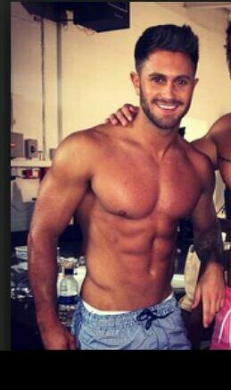 Ross from MTV's Ex On The Beach! 23 years old, single (RP account)