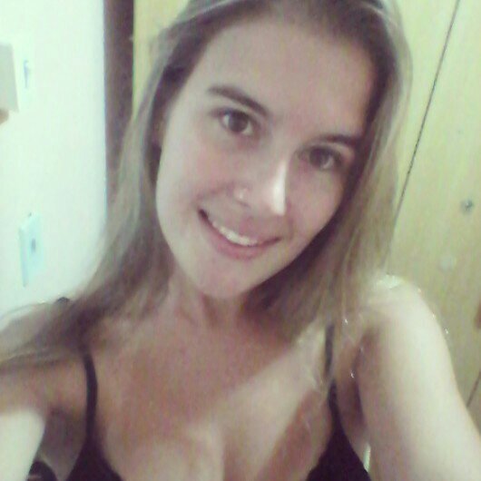 Tudo é tão melhor, quando se encontra alguém para sorrir e chorar junto com você. s2 \ @narellyrebello