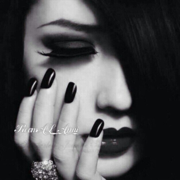‏‏* لست افلآطونية الفلسفه ، ولآ قيسية الهوى ، ولآ نزارية الحب ، ولاكني فتااه نبضها حكايه ومزاجها عالم آخر (=|~ ‏‏‏