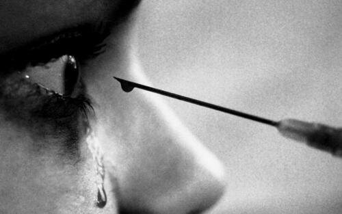 vida_muertee666's profile picture. 16. Un poco suicida. De vuelta a la realidad. Intento no parecer una muerta en un mundo de vivos. Do I need help? Pocas veces lo consigo. Society sucks.