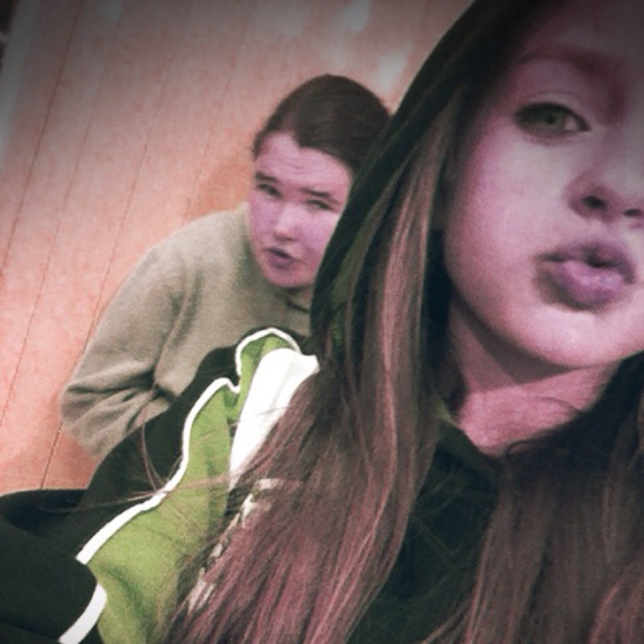 hey i'm new to twitter. follow me i follow back :D