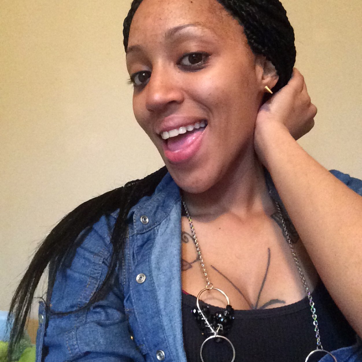 Stay on my pretty_shyt Expecting Baby Nah'jee First love carnell Fcf...i love my lil family Chris Carnell nd Nah'jee