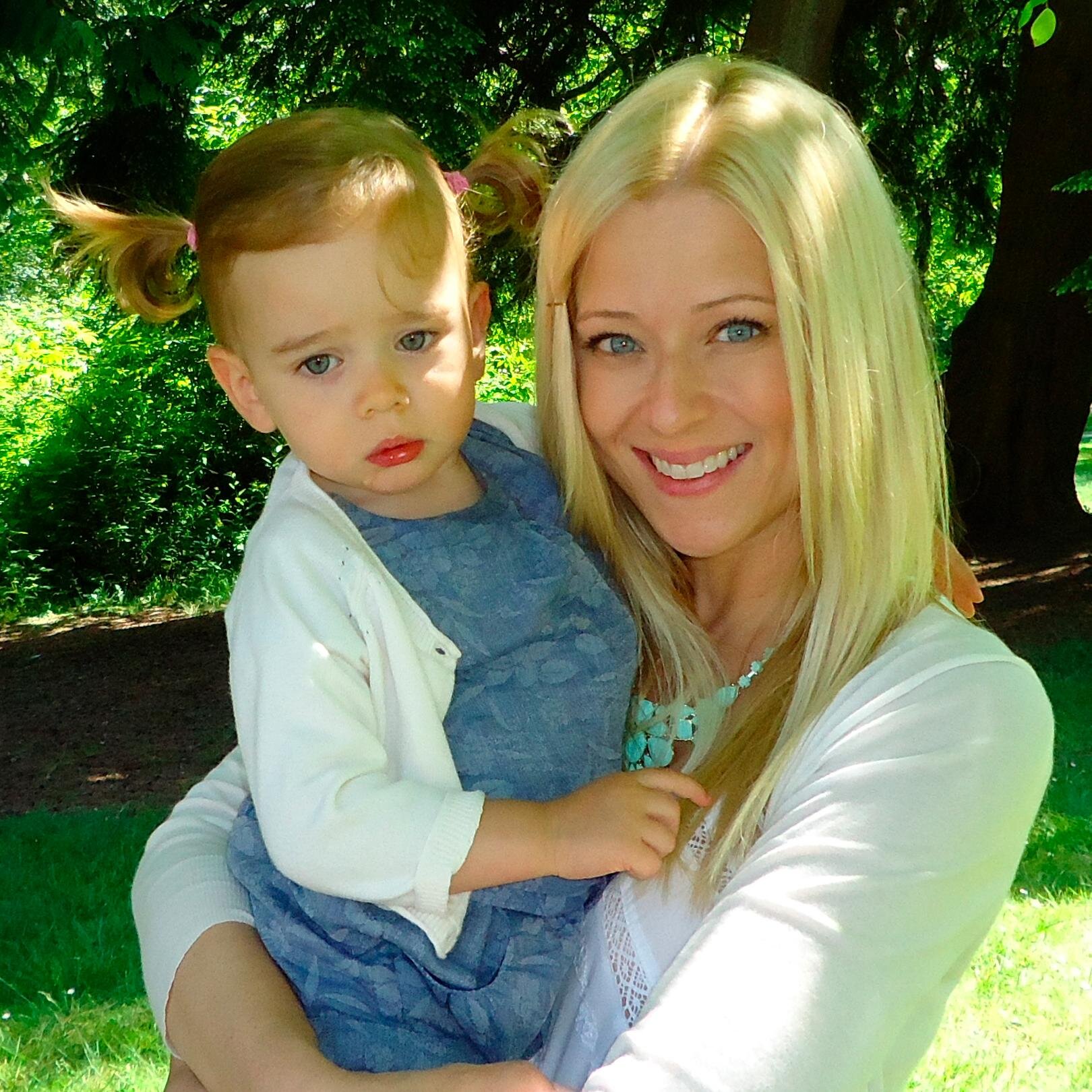Editor of BCLiving, obsessed with sea otters and all things pop culture, mom of Layla