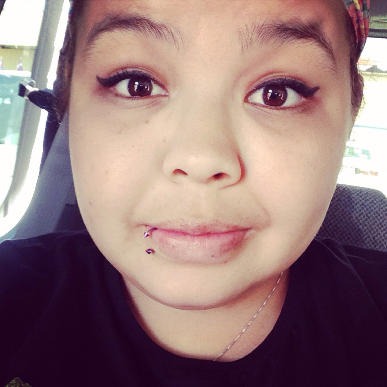 19.. graduated from high school..Follow me on instagram. eleanor5991 - snapchat mee. eleanor5991.