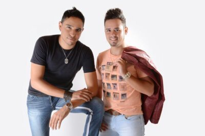 Instagram : diogoedjuliano  / facebook : Diogo e Djuliano / Telefone para Shows : (62) 8492-5032 / 9432-1615
