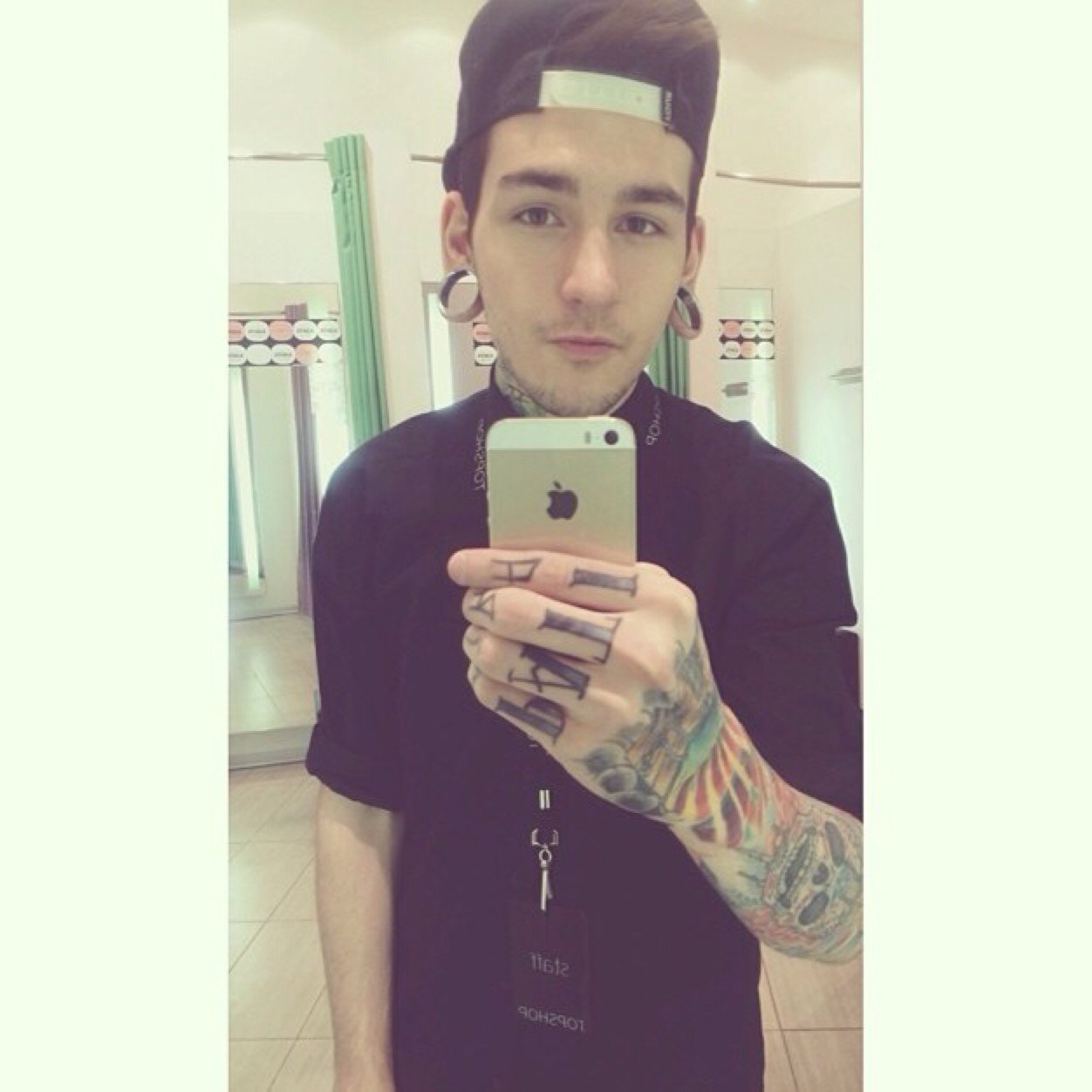 CrimsonChcn's profile picture. Sexual panda bears
Kik: CrimsonChcn