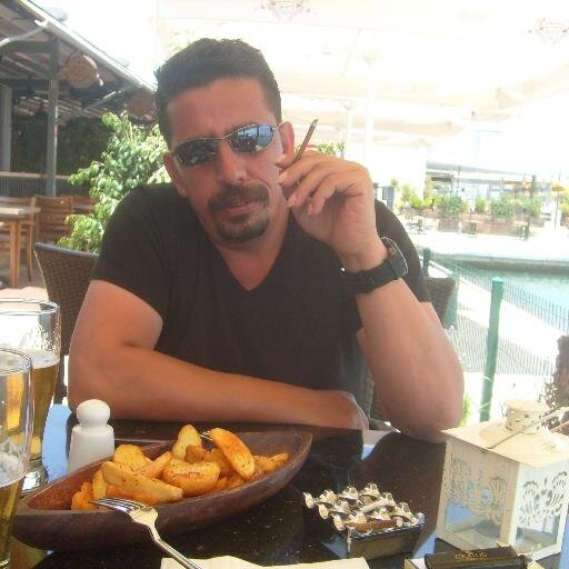BAŞKALARININ HAYATINI YAŞAMAKTANSA ÖLMEK DAHA EĞLENCELİDİR...!!!!