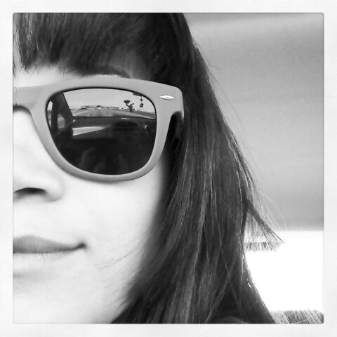 metrosiren's profile picture. Confessions of a bibliophilic, athletically-challenged, survival cook, who poses as a rock star with the windows rolled up.