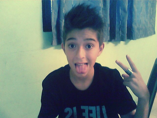 rodricarpdiaz's profile picture. No dejes de sonreir aunque estes triste, porque puede que alguien se enamore de tu sonrisa...