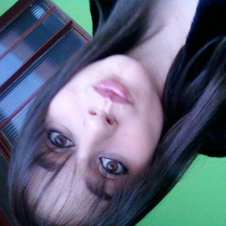 vazio por dentro mas por fora perfeitin ♫ '
segue? sigo de volta (: