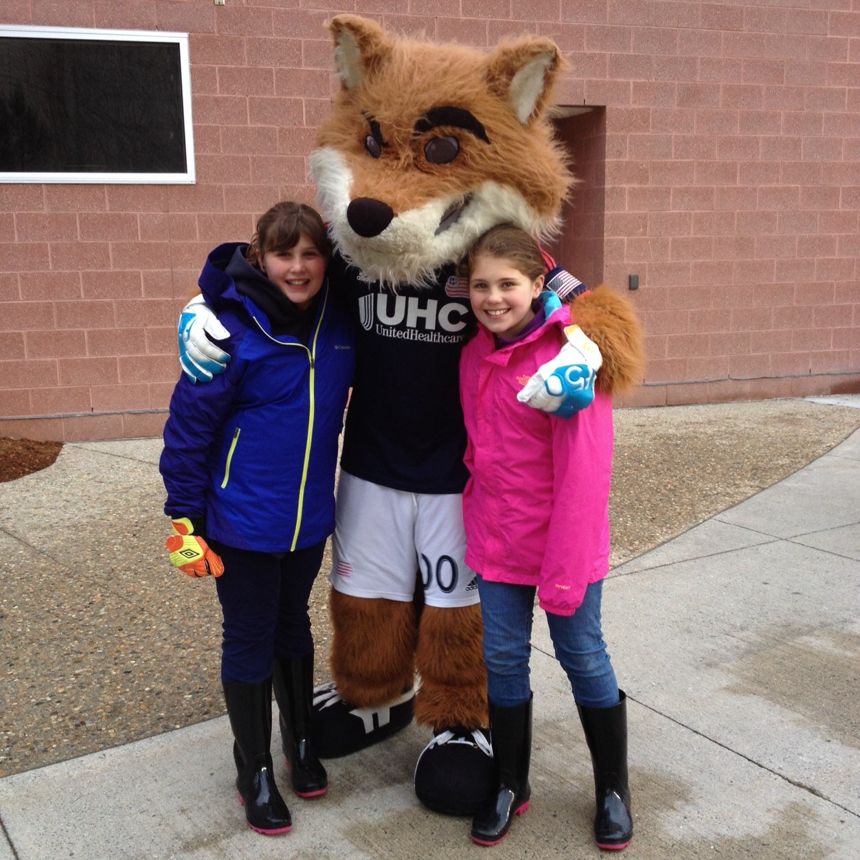 WeeklyEmily's profile picture. Hey I love soccer!!