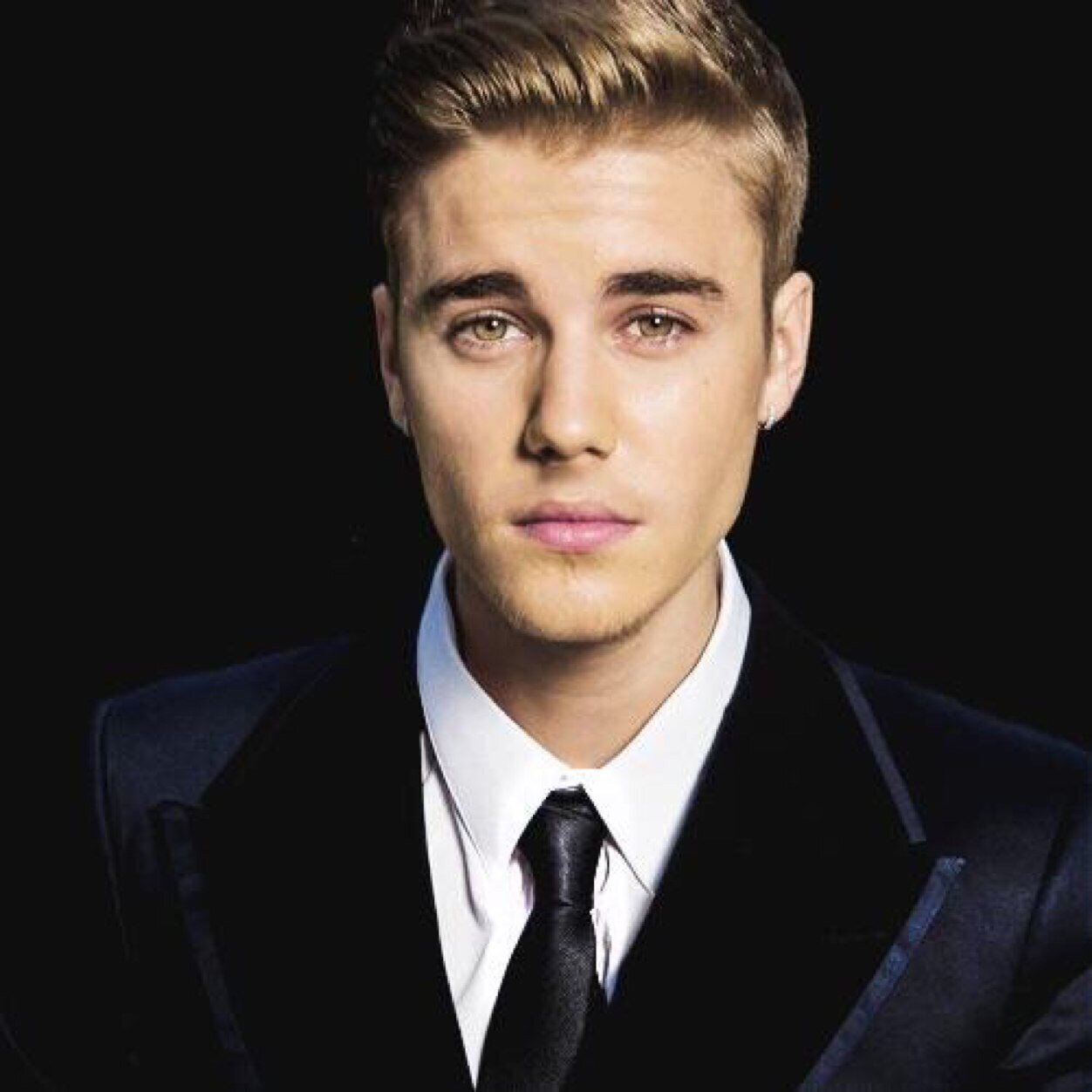 Go follow @bieberauhlic Im giving you a follow here!