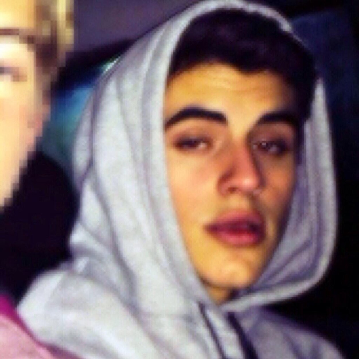 Please follow @princecaniff and @uniquegrier. Thanks. Sorry if you already follow!