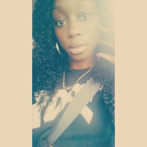 BonjourMercella's profile picture. 20. cool. calm. collective. single. loving it.