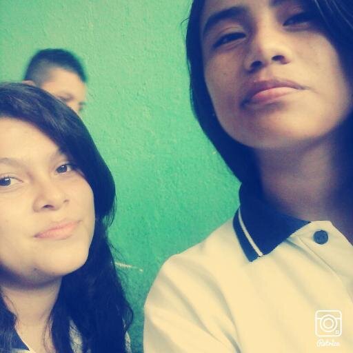 soy selenator forever amo a mis amig@s y algo loka bueno siganme y los sigooo..XD