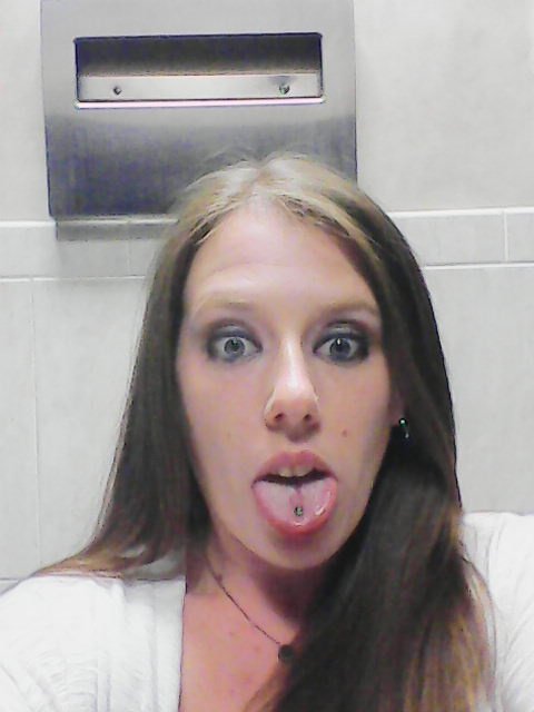 luvshoesa's profile picture. Sorry, what did you say?