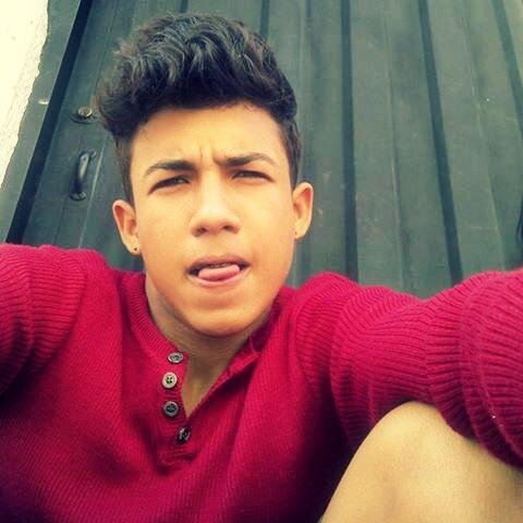 HAY HOMBRES QUE PIENSAN: me la cojo y la dejo PERO TAMBIEN HAY OTROS QUE PIENSAN: la respeto,la amo & la protejo ♥