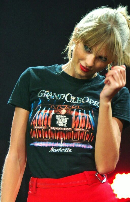 Hey guys this is a fan site for all things Taylor related or anything Taylor being in Nashville Related.