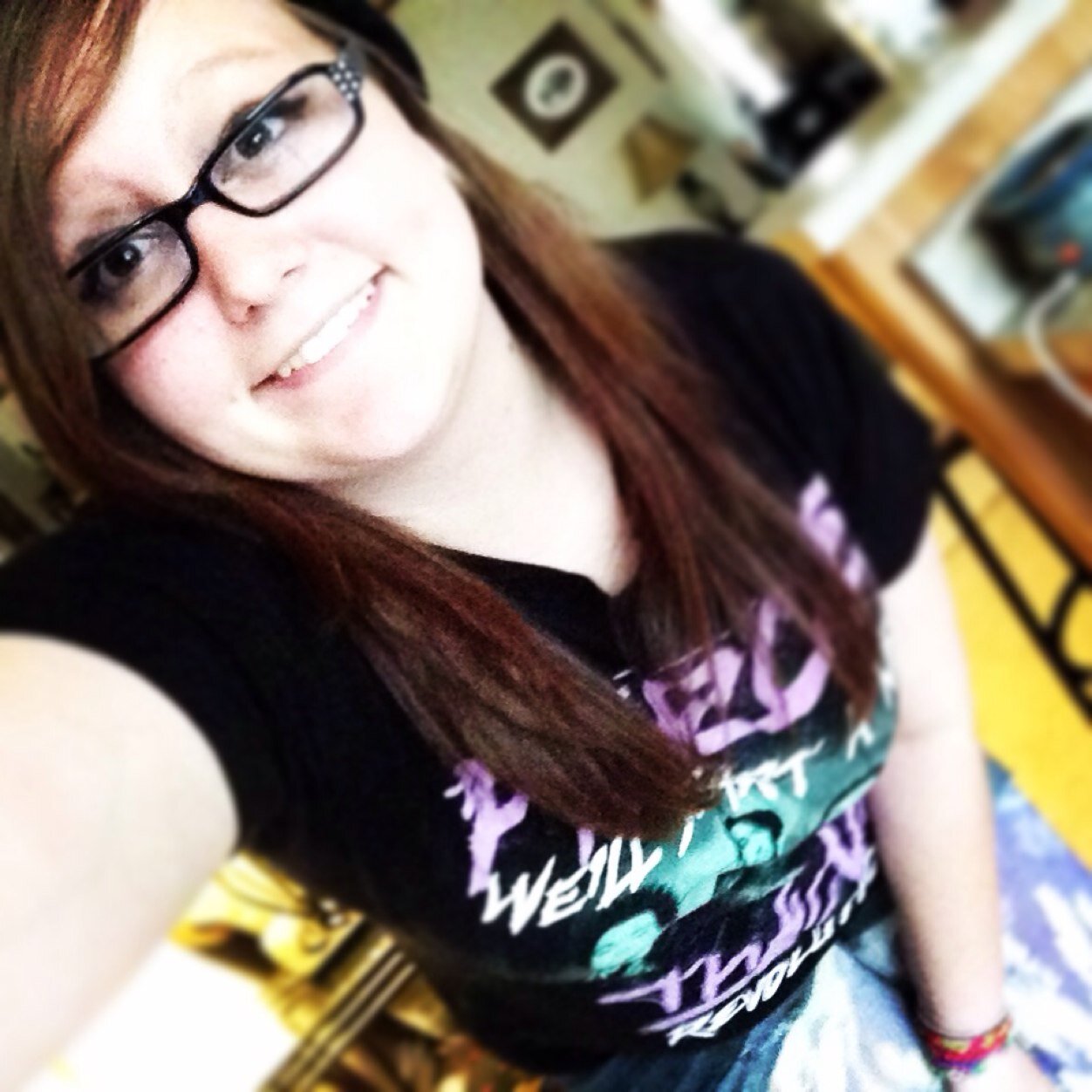 I'm cool I love music and drawing . I'm 5'6 I love people