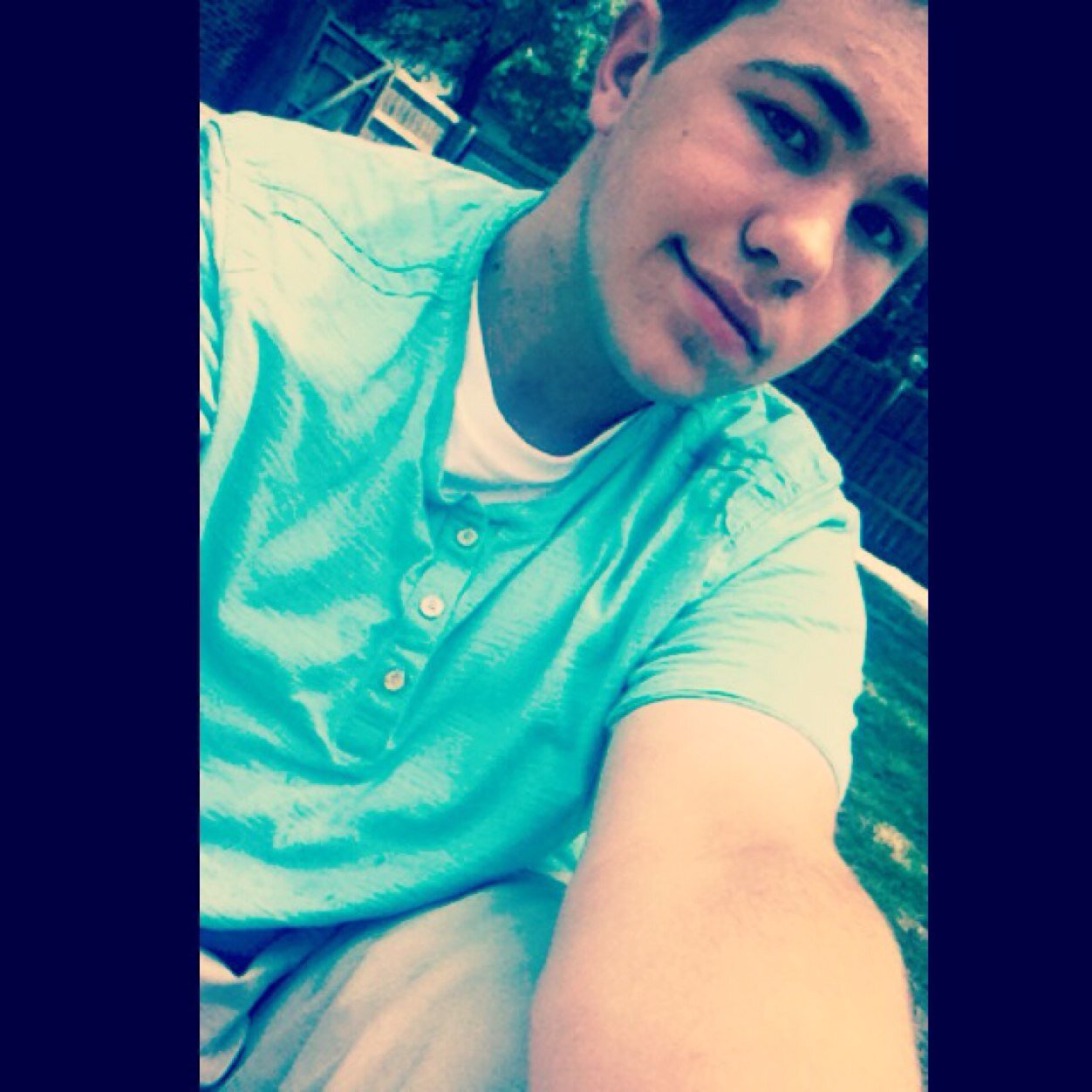 The names Cameron, 
I'm a writer (poetry). 
16 years old.
Anything else, just ask.....