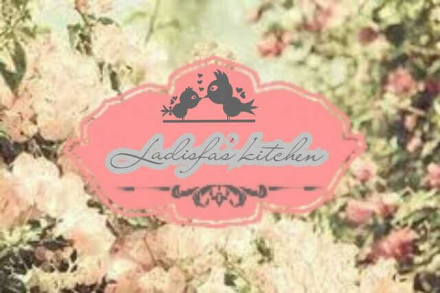 Kami menyediakan jasa catering, pemesanan berbagai macam snack dan cookies ^^ more info: 081290101792 (whatsapp) ladisfa_kitchen (instagram) ~happy tummy~